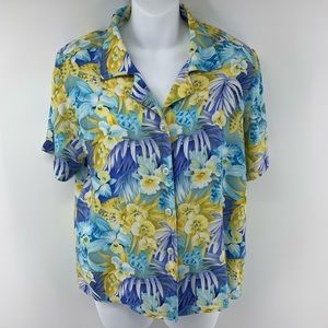 Christie & Jill short sleeve button up floral top